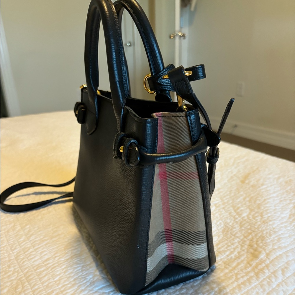 Burberry Medium Banner House Check Derby Black Leather Tote